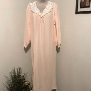 Fleece long sleeve night gown